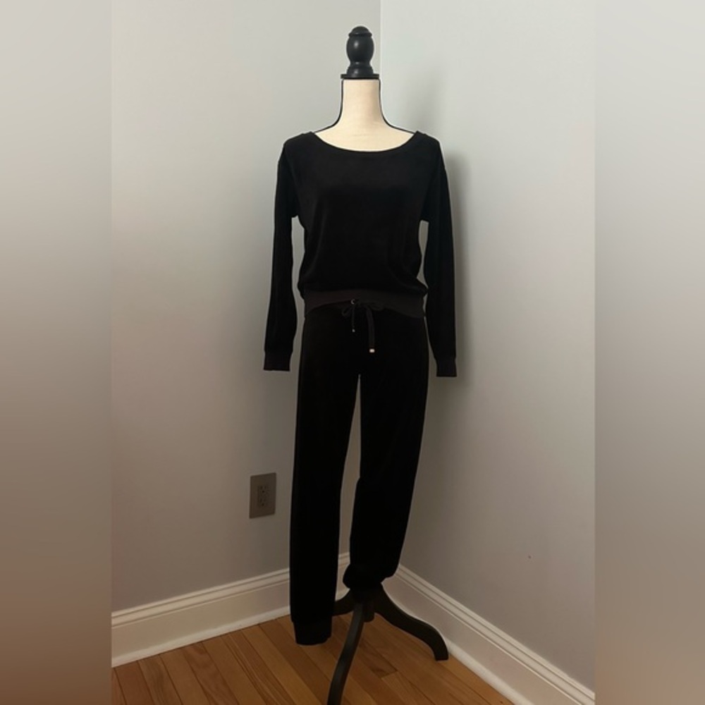 2014 JUICY COUTURE SWEATSHIRT AND JOGGER SET